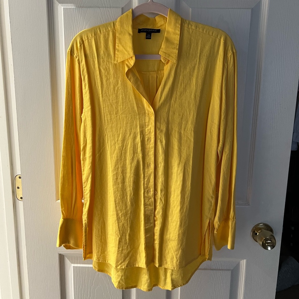 Women’s Button-Down blouse Banana Republic
